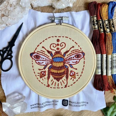 Bee Embroidery Kit - Etsy