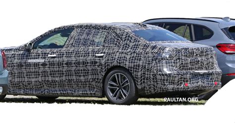 SPYSHOTS: BMW i7 EV flagship seen in production body – a new level of autonomous driving ability ...