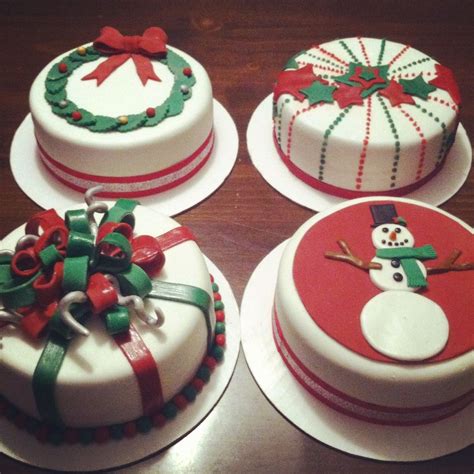 Christmas cake designs, Mini christmas cakes, Small christmas desserts