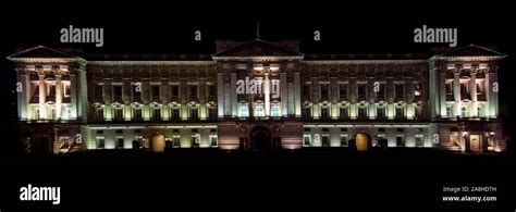 Buckingham palace panoramic hi-res stock photography and images - Alamy