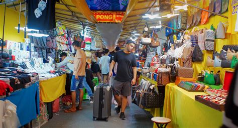 Patpong Night Market - Shopping Between the Red Lights - TravSight