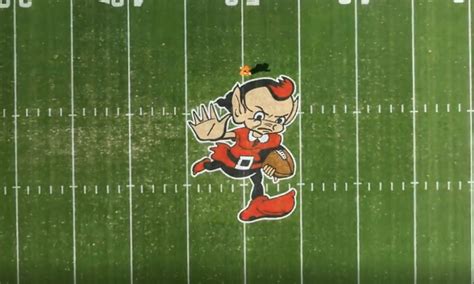 Brownie the Elf is the Browns’ latest midfield logo, and he’s glorious