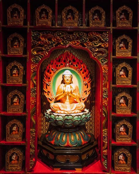 BUDDHA TOOTH RELIC TEMPLE - Travel In Our Eyes