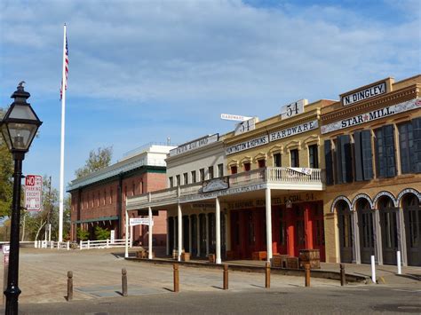 Traveling Tramps: Capitol and Museums, High Heels and Fast Cars