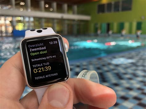 Swimming and cycling with Apple Watch - Different activities in the ...