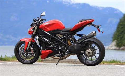 Ducati Streetfighter Review – A Wolf in No Clothing – OneWheelDrive.Net