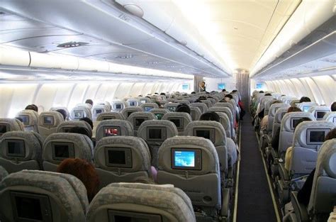 Delta Air Lines Airbus A330-200 Main cabin interior economy class seats configuration photos ...