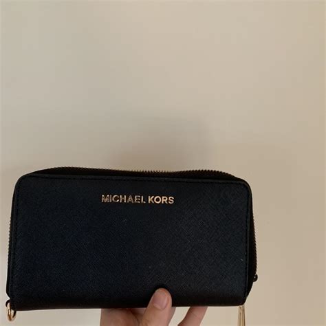 Micheal Kors Wallet Gold Zipper - Depop