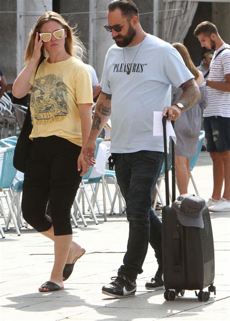 JULIA STILES and Preston J. Cook Arrives in Venice 08/22/2019 – HawtCelebs