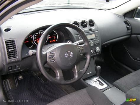 Charcoal Interior 2010 Nissan Altima 3.5 SR Photo #40874246 | GTCarLot.com