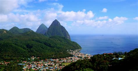 Hiking Gros Piton in Saint Lucia - Cest La Vibe