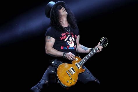 Slash’s 2023 Net Worth After Guns N’ Roses Tour