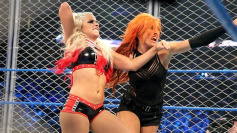 Becky Lynch vs. Alexa Bliss – SmackDown Women’s Title Steel Cage Match: photos | WWE