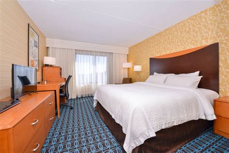 Rochester Airport Hotel | Fairfield Inn Rochester Airport