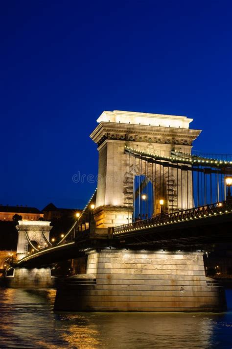 Night View of Chain Bridge in Budapest, Hungary Stock Image - Image of chain, majestic: 25579101