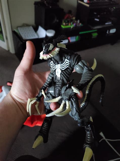 This Venom figure I've had forever and can't identify. : r/ActionFigures