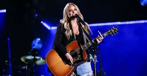 27 Best Female Country Singers Of The 2000s - Music Industry How To