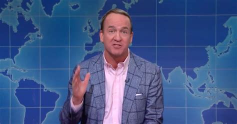 Peyton Manning makes hilarious appearance on SNL