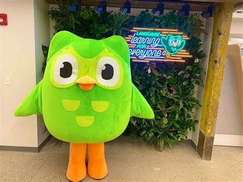 Duolingo's mascot went viral on TikTok by twerking on tables and thirsting after Dua Lipa in ...