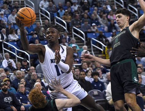 Bats fly at Nevada Wolf Pack men's basketball season opener