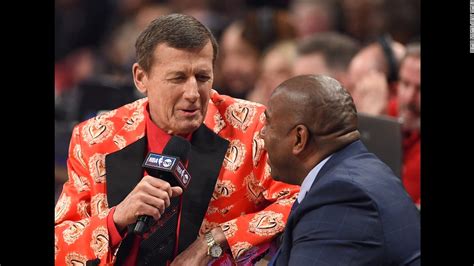 Craig Sager, colorful Turner Sports reporter, dies at 65 - CNN