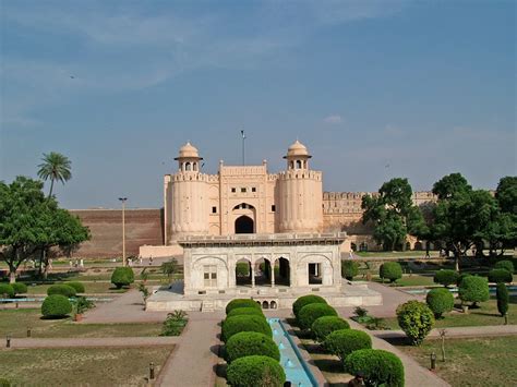 Lahore Fort | | Alluring World