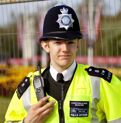 English Policeman at Buckingham Palace | London police, Policeman, Men ...