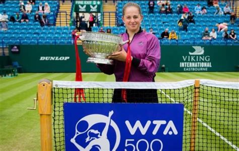 Latvian Tennis Player Jelena Ostapenko's Biography, Family, Parents, Earnings, Sponsors, Title ...