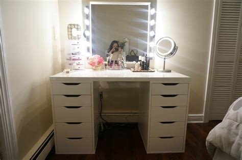 18 Beautiful DIY Vanity Tables - Remodel Or Move