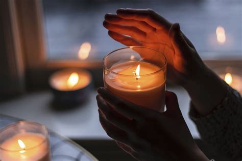 8 Best Scented Candles to Help You Relax in 2021