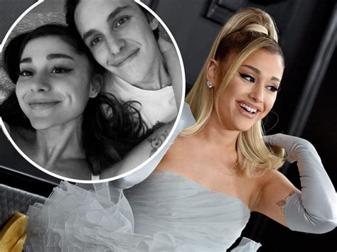 Ariana Grande and Dalton Gomez got married this weekend in a 'tiny and ...