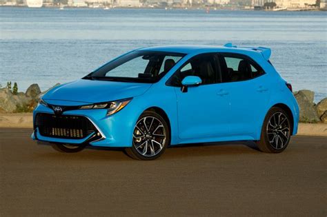 2020 Toyota Corolla Hatchback Pictures - 129 Photos | Edmunds