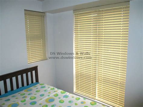 Inside Mounting of Faux Wood Blinds For Limited Space Bedroom - Las ...