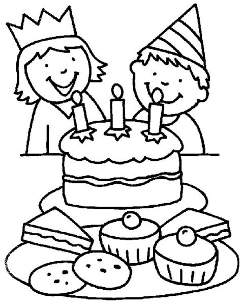 Boy and Girl Ready to Blow Candle on Chocolate Birthday Cake Coloring Pages - NetArt | Disegni ...