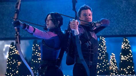 Hawkeye review: Jeremy Renner and Hailee Steinfeld star in a Marvel ...