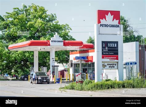 Petro canada gas station hi-res stock photography and images - Alamy