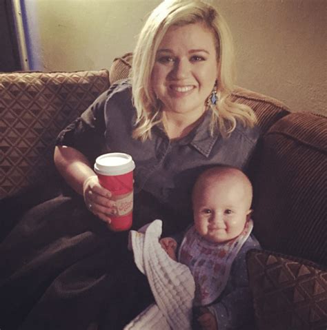 Kelly Clarkson's Cutest Photos With Her Kids — See Them All!