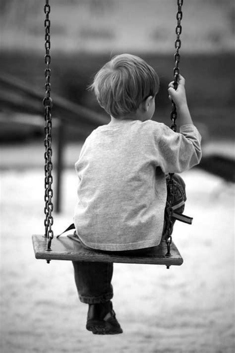 d'ici, à travers le regard d'un enfant on peut apercevoir la mer # ...