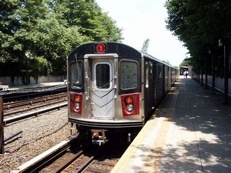 Northbound #5 Train Leaving Baychester Avenue Station NYC MTA | Train ...