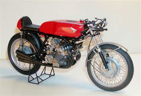 1966 Honda RC166. 250cc, 6 cylinders, 17,000 rpm | Classic motorcycles ...