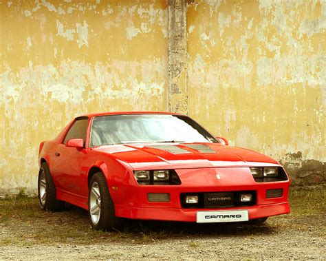 Vaizdas:Chevrolet.camaro.IROC-Z-red.front.view-sstvwf.JPG – Vikipedija