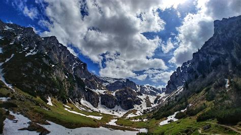 Valea Malaiesti, Muntii Bucegi : r/Romania