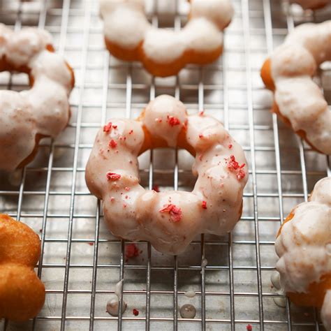 Mochi Donuts (Crispy Outside, Chewy Inside Pon de Ring Donuts) | Recipe Cart