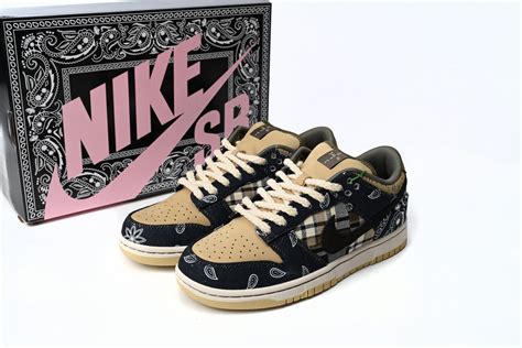 1:1 Fake Travis Scott x Nike SB Dunk Low CT5053-001