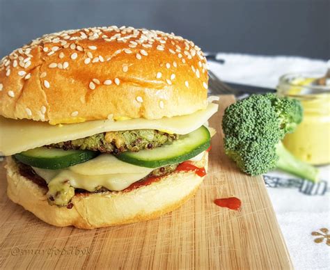 Broccoli & quinoa double veggie burger - Smart Food by K