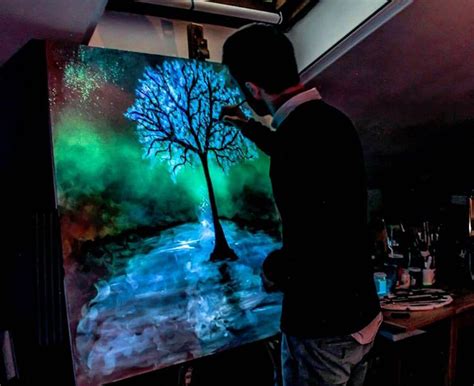 15 Mind-Blowing luminous Paintings by Italian artist Cristoforo Scorpinti