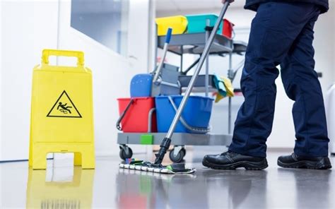 5 Items Your Janitor Needs for Easy Maintenance - The Packaging Company