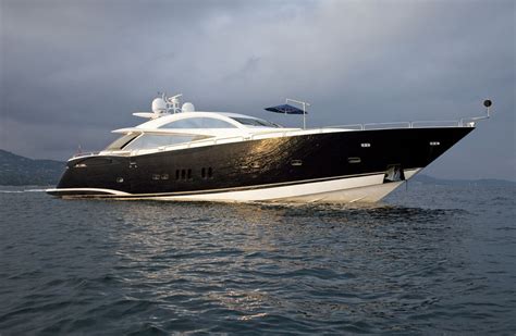 Casino Royale | Yacht Charter