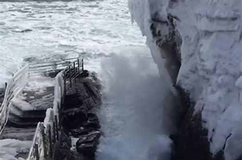 WATCH THIS – Thunder Hole in Winter in Slow Motion