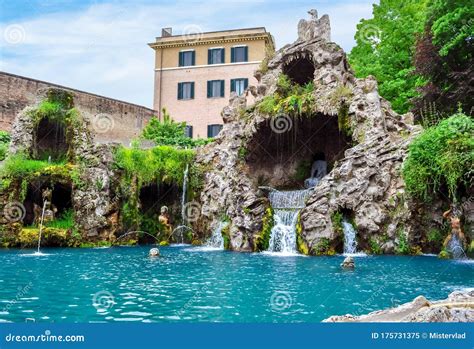 Eagle Fountain in Vatican Gardens Stock Image - Image of medieval, waterfalls: 175731375